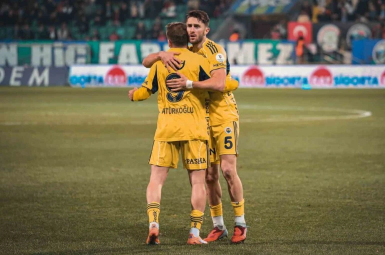 Trendyol Süper Lig: Çaykur Rizespor: 2 - Fenerbahçe: 5 (Maç sonucu)