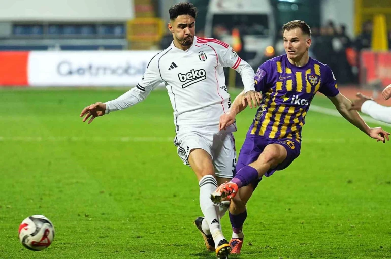 Trendyol Süper Lig: Eyüpspor: 0 - Beşiktaş: 1 (İlk yarı)