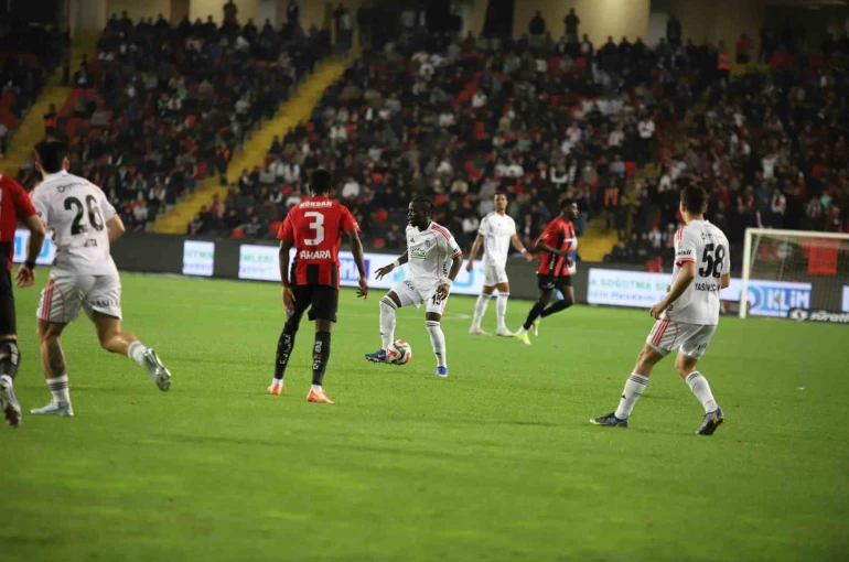 Trendyol Süper Lig: Gaziantep FK: 0 - Beşiktaş: 2 (Maç devam ediyor)