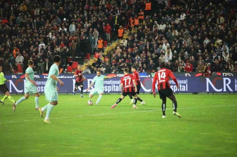 Trendyol Süper Lig: Gaziantep FK: 3 - Kayserispor: 0 (Maç sonucu) 