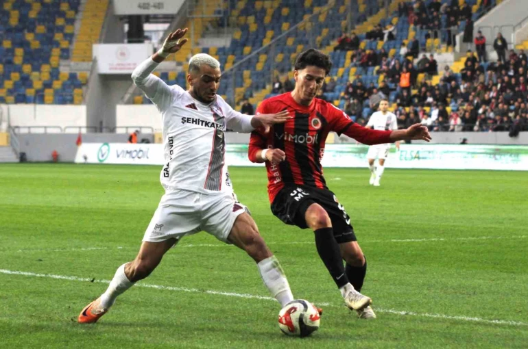 Trendyol Süper Lig: Gençlerbirliği: 1 - Gaziantep FK: 0 (İlk yarı)