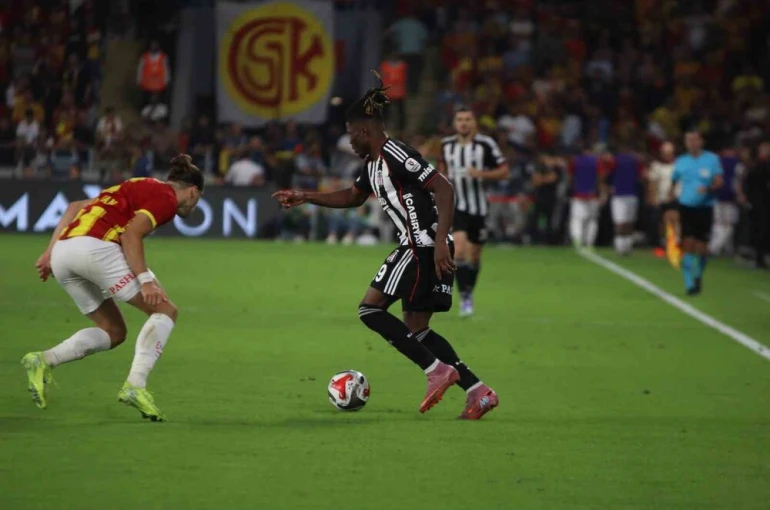 Trendyol Süper Lig: Göztepe: 3 - Beşiktaş: 0 (Maç sonucu)