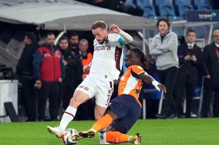 Trendyol Süper Lig: RAMS Başakşehir: 0 - Trabzonspor: 0 (Maç devam ediyor) 