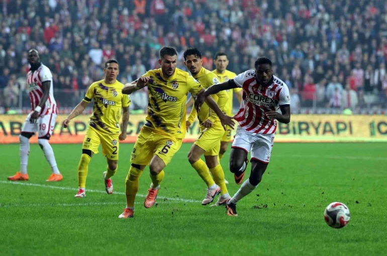 Trendyol Süper Lig: Samsunspor: 0 - Eyüpspor: 0 (İlk yarı)