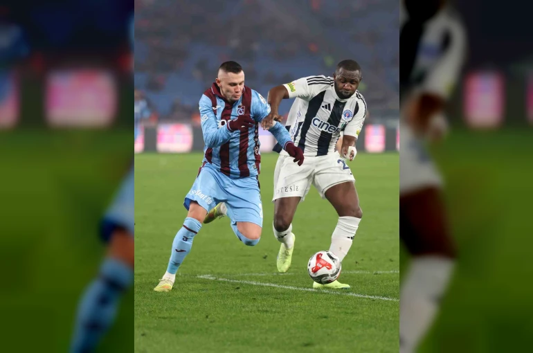 Trendyol Süper Lig: Trabzonspor: 0 - Kasımpaşa: 0 (İlk yarı)