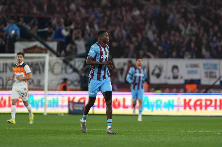 Trendyol Süper Lig: Trabzonspor: 0 - RAMS Başakşehir: 0 (İlk yarı)