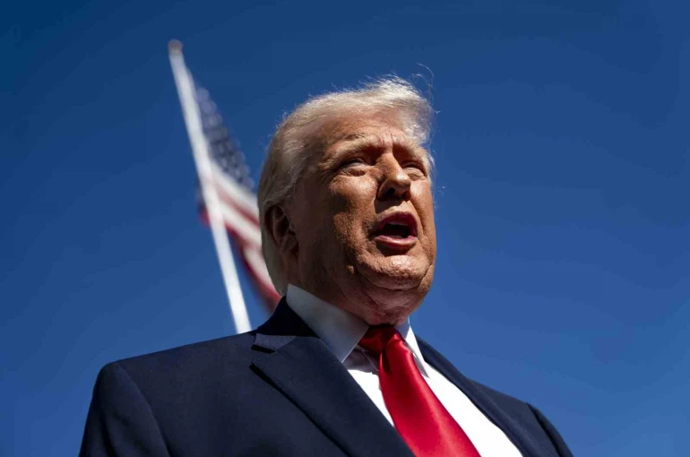Trump: "NATO’yu yeniden değerlendirmemiz gerekiyor"