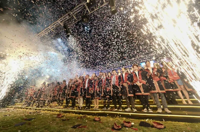 TÜBİTAK Fen Lisesi ilk mezunlarını verdi: 84 öğrenci mezun oldu