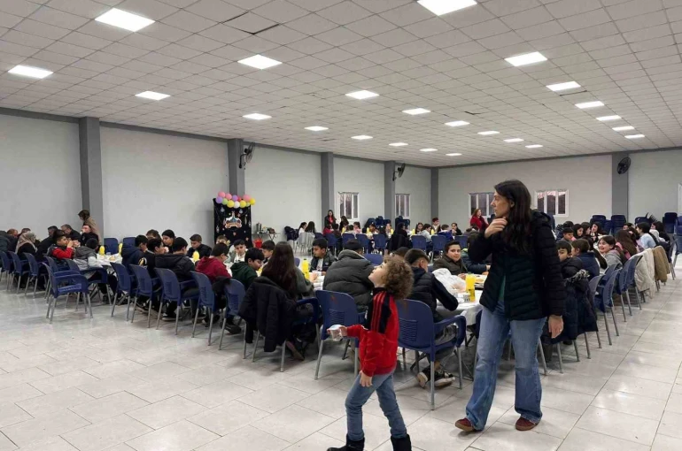 Tüm okul iftar sofrasında buluştu