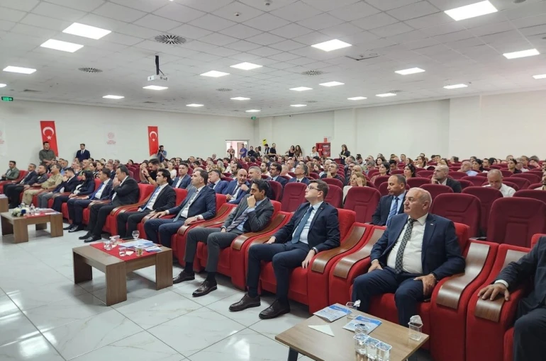 Tunceli’de eğitimde gelişim ve işbirliği için ‘E Vizyon 62’ çalıştayı başladı