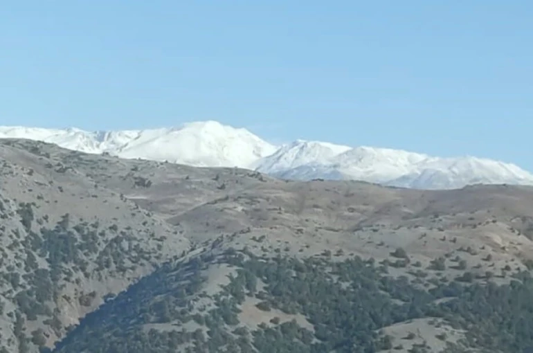 Tunceli’de Kırklar Dağı’na mevsimin ilk karı düştü 