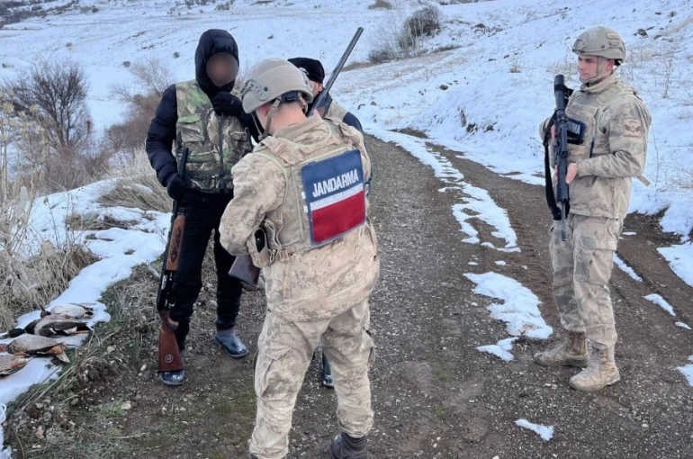 Tunceli’de suça geçit yok: Kaçak avcılara ceza kesilirken terör şüphelisi tutuklandı