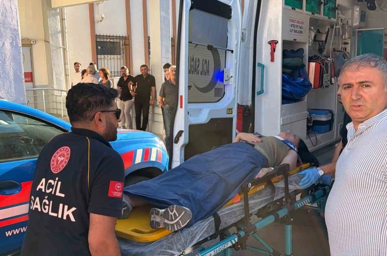 Tur minibüsü şarampole yuvarlandı: 13 yaralı