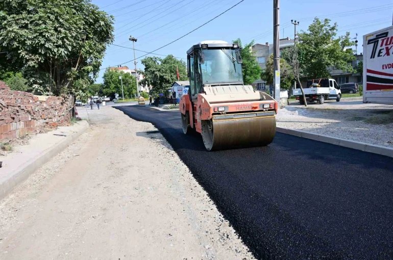 Turgutlu’da asfalt seferberliği sürüyor