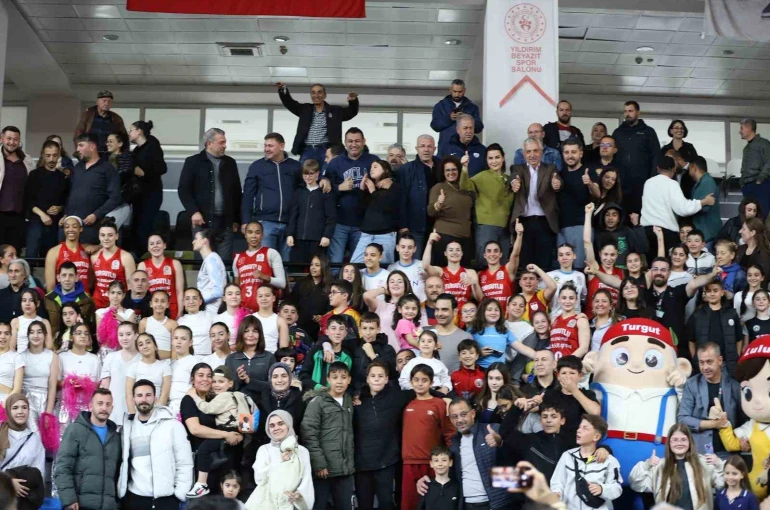 Turgutlulu taraftarlardan 95 desibellik müthiş destek