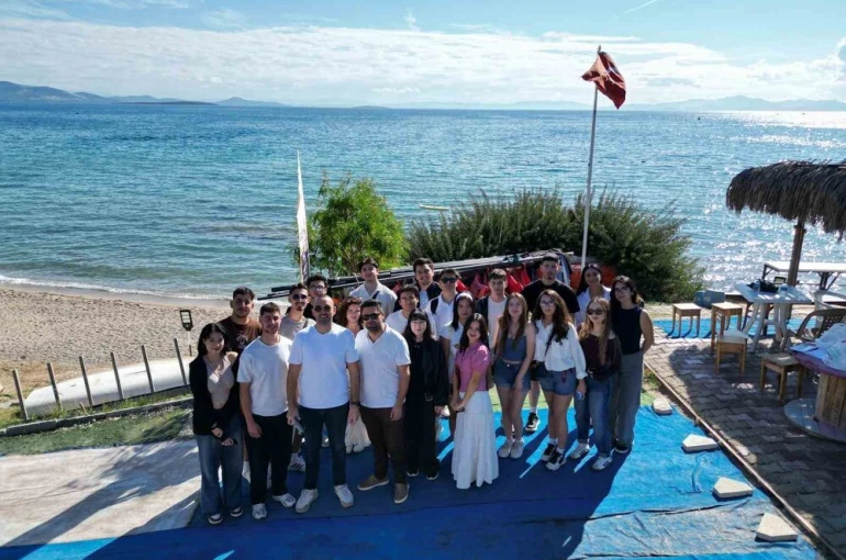 Turizm ve Seyahat Hizmetleri öğrencilerine Amatör Denizci Belgesi eğitimi verildi