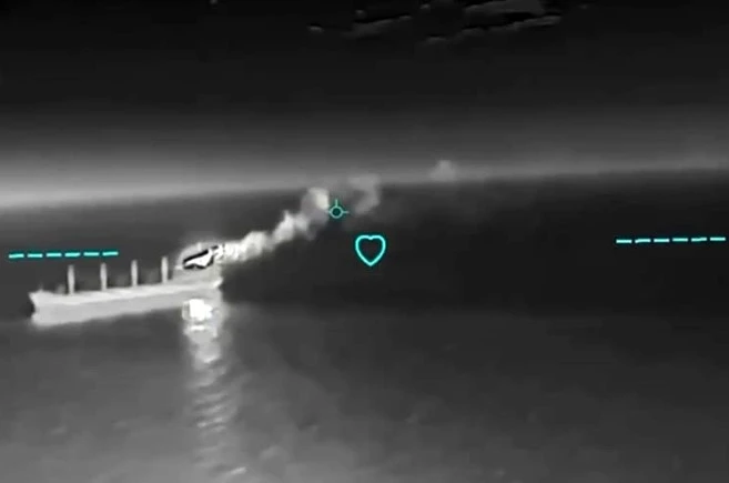 Türk bayraklı "Mv Reyhan Sarı" isimli kuru yük gemisine yapılan dron saldırısının görüntüleri ortaya çıktı