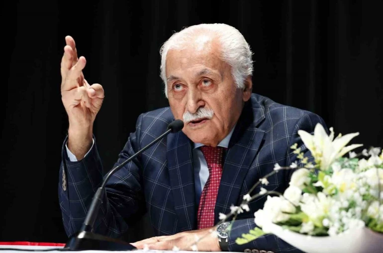 Türk edebiyatının usta ismi Yavuz Bülent Bakiler vefat etti