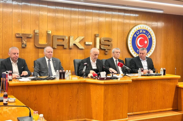 TÜRK-İŞ Genel Başkanı Atalay: "Yeni bir düzenleme olmazsa Asgari Ücret Tespit Komisyonu'na katılmayacağız"