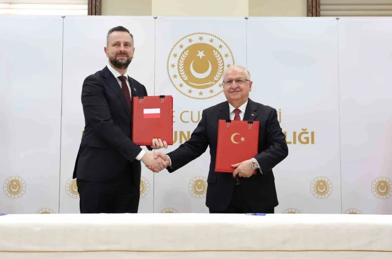 "Türkiye Cumhuriyeti Hükümeti ile Polonya Cumhuriyeti Hükümeti Arasında Savunma Alanında İş Birliği Anlaşması" imzalandı
