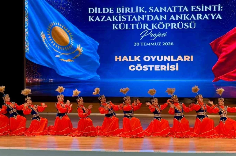 Türkiye-Kazakistan dostluğu halk oyunlarıyla sahneye taşındı