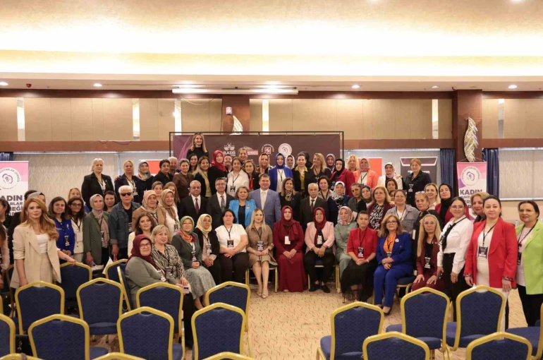 Türkiye’nin dört bir yanından 120 kadın muhtar Elazığ’da buluştu 