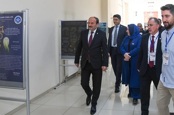Türkiye’nin dört bir yanından gelen fen lisesi öğrencileri ETÜ’de buluştu