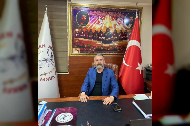 Türkmen Alevi Bektaşi Vakfı Genel Başkanı Özdemir’den bayrağa saygısızlığa tepki: