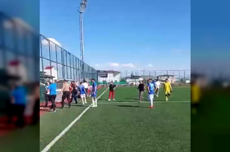Türkoğlu’nda şampiyonluk maçı sonrası kavga