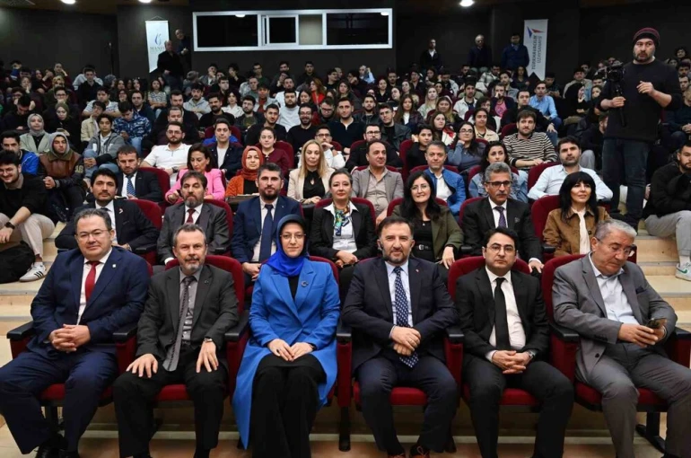 TUSAŞ Genel Müdürü Demiroğlu’ndan öğrencilere konferans