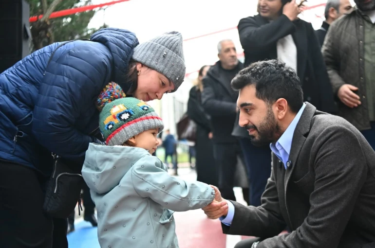 Tuzla’da yeni açılan "Oyun Parkı Sokağı" yarıyıl şenliğinde çocukları buluşturdu