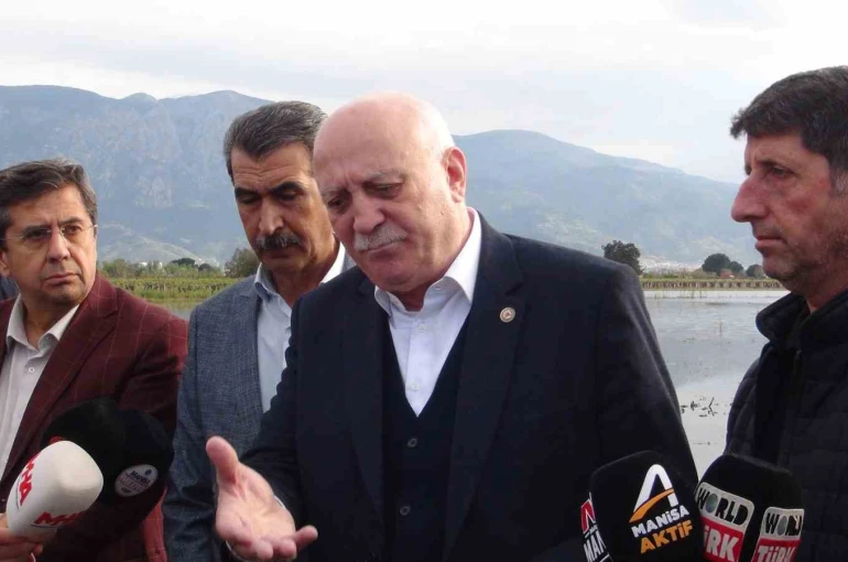 TZOB Genel Başkanı Bayraktar, Manisa’da su altında kalan tarım arazilerini inceledi, destek çağrısı yaptı