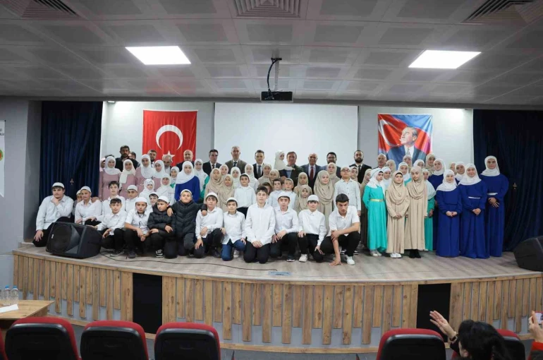 Üç aylar programında Ahıska Türkleri ve protokol bir araya geldi