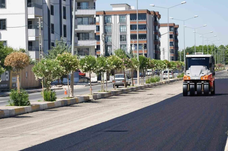 Üçüncü çevre yolunda asfalt çalışması yapılıyor