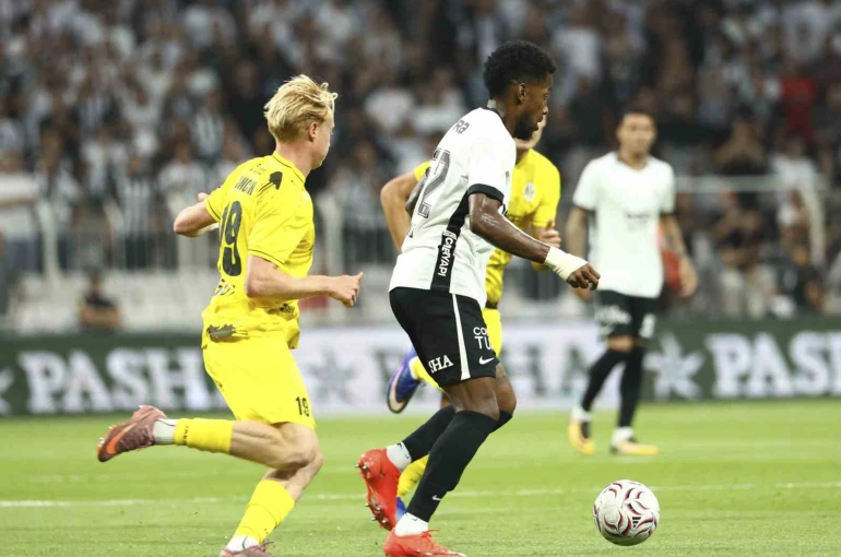 UEFA Avrupa Ligi: Beşiktaş: 0 - Hradec Kralove: 0 (Maç devam ediyor)
