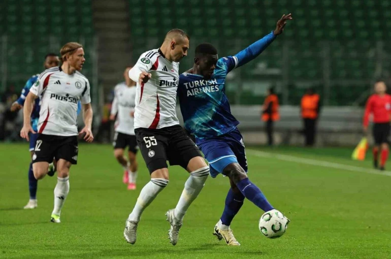 UEFA Konferans Ligi: Legia Varşova: 0 - Samsunspor: 1 (İlk yarı)