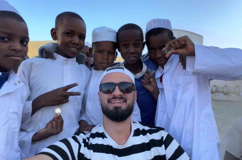 UKABDER gönüllüsü Afrika’da yetimlere abi oldu