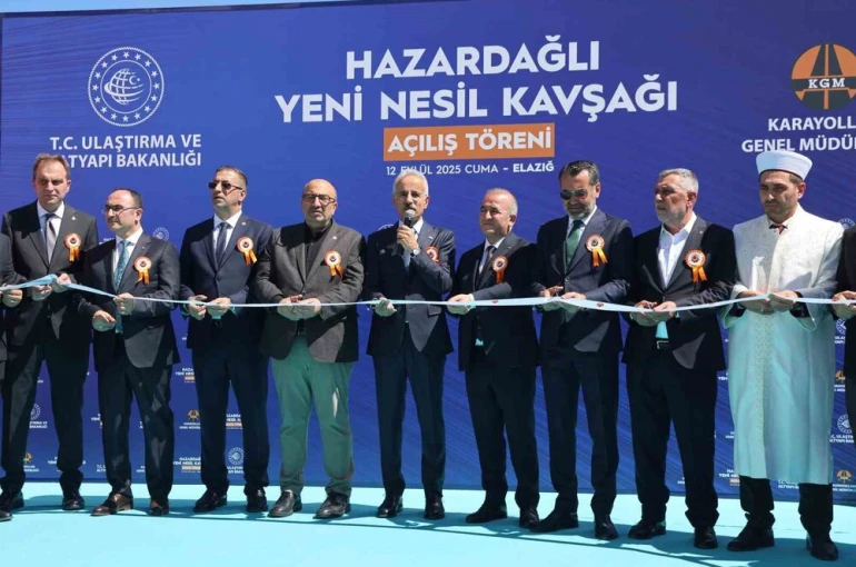 Ulaştırma ve Altyapı Bakanı Uraloğlu: "Elazığ’a 54 milyar 252 milyonluk yatırımlar gerçekleştirdik"