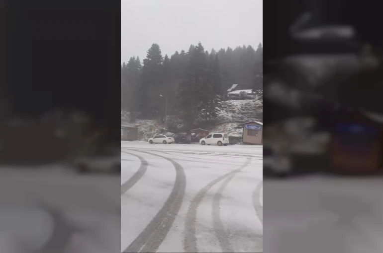 Uludağ’da kar yağışı etkisini gösterdi