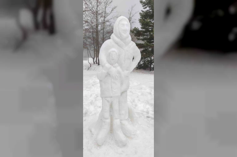 Uludağ’da kardan heykel sanat eserini aratmadı