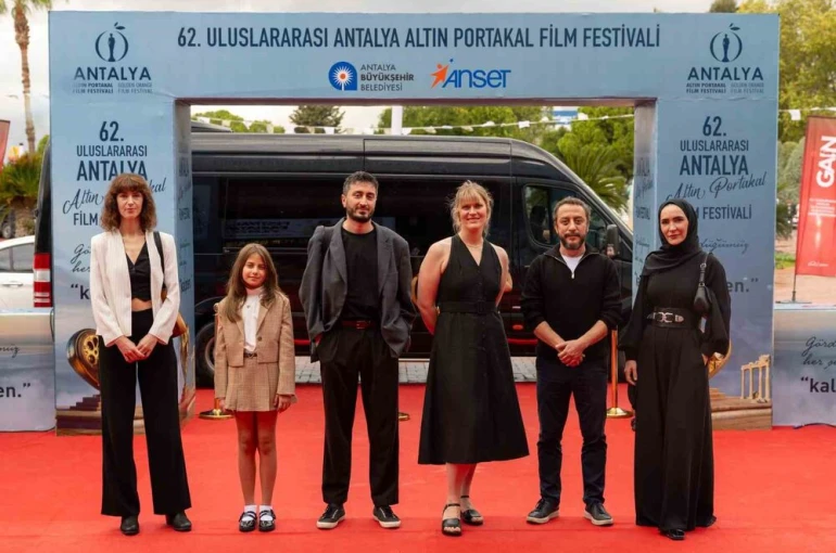 Ulusal Yarışmanın iki finalisti Antalya’da seyirciyle buluştu