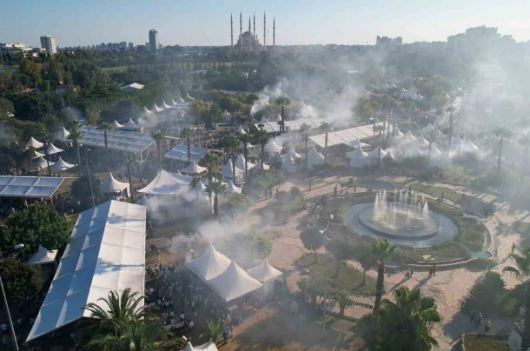 Uluslararası Adana Lezzet Festivali, esnafın yüzünü güldürecek