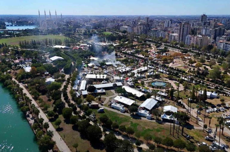 Uluslararası Adana Lezzet Festivali’ne yoğun ilgi