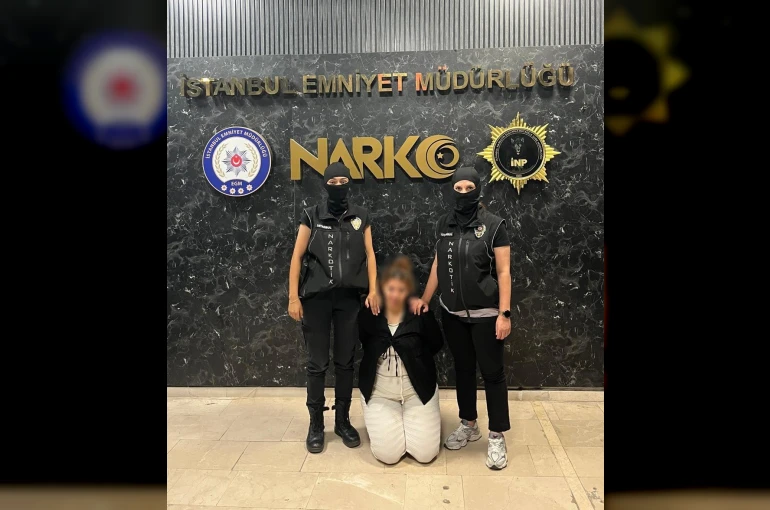 Uluslararası çapta kırmızı bültenle aranan Faslı uyuşturucu kaçakçısı kadın İstanbul’da yakalandı