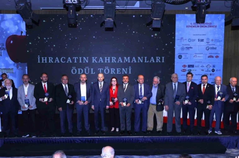 Uluslararası Güvenilir Ürün Zirvesi’nde e-ihracatın artırılması adımı atıldı