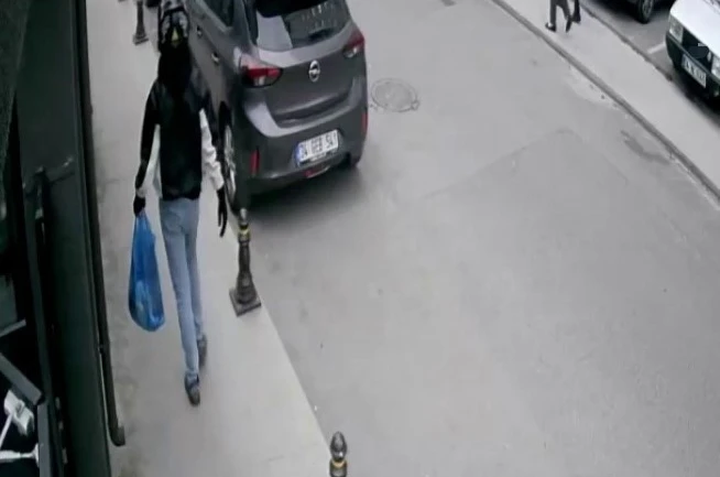 Ümraniye’de otomobilden 2 kilo altın ve 60 bin Euro çalan 4 şüpheli tutuklandı
