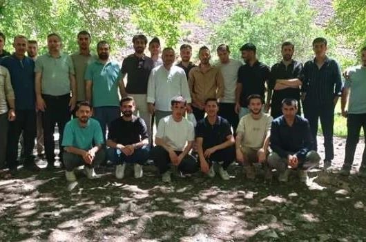 ‘Umre Ödüllü Gençlik Bilgi Yarışması’na katılan gençlere piknik sürprizi