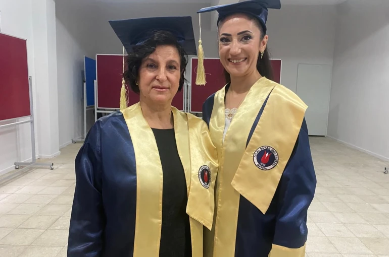 Üniversite hayalini 56 yaşında gerçekleştirdi