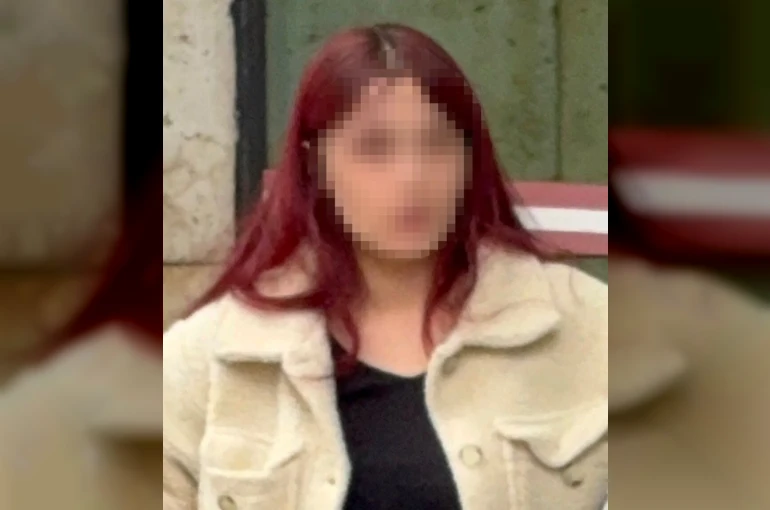 Üniversite öğrencisi genç kız kardeşlerine saldıran babasını bıçakladı