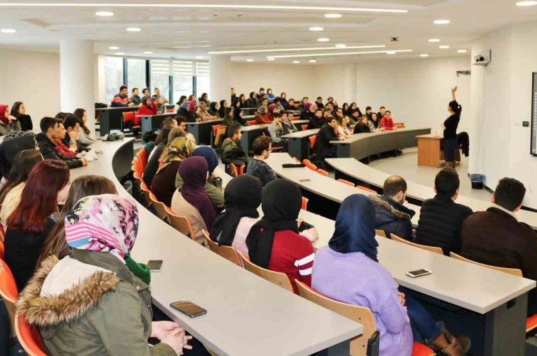 Üniversiteleriyle ilişiği kesilenler ile kazandığı programa kayıt yaptıramayanlar 9 Aralık’a kadar başvuru yapabilecek 